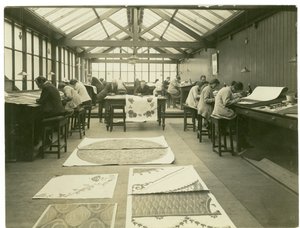 設計室のセクション、カーペット貿易、1923 作： English Photographer